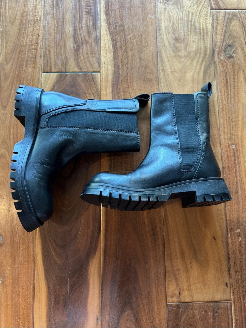 Zara women’s Black Chunky Boots size 6